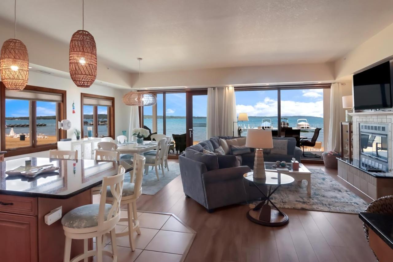 טראוורס סיטי Sugar Beach Villa 1012 Luxury Waterfront Condo מראה חיצוני תמונה